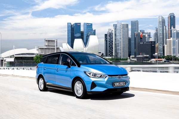 热销新加坡！比亚迪4月纯电汽车销量第一-图2